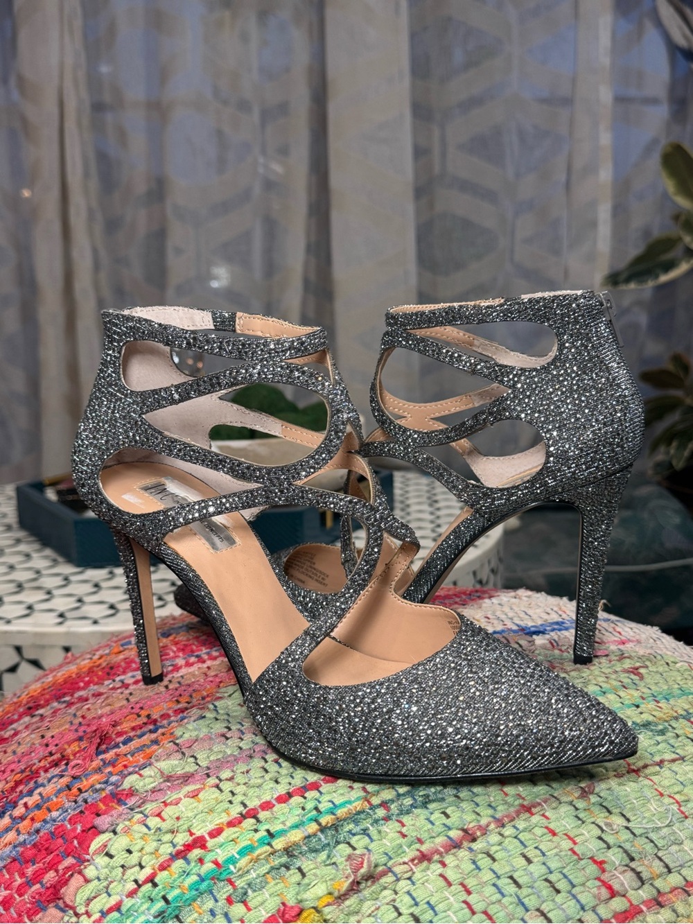 🪩🪩 INC International Concepts Silver Glitter Cutout Pointed-Toe Stilettos Heels - Picture 3 of 7